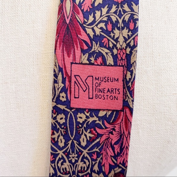 Museum of Arts Pink Navy Paisley Mens Silk Tie - Picture 9 of 10